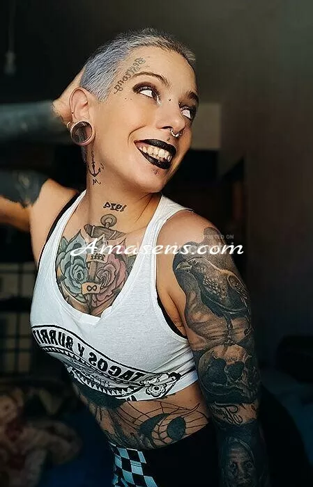 escort.it - Direttamente sul tuo telefono CAM model