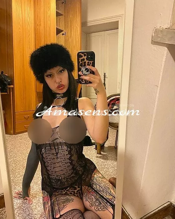 escort.it - MISTRESS DAPHNE - Autorità assoluta, disciplina e devozione