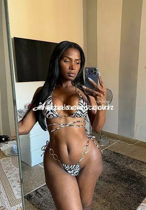 escort.it - NEW PIOGGIA DORATA POMPINI AL NATURALE👅 LATO B ...VERA BOMBA DI