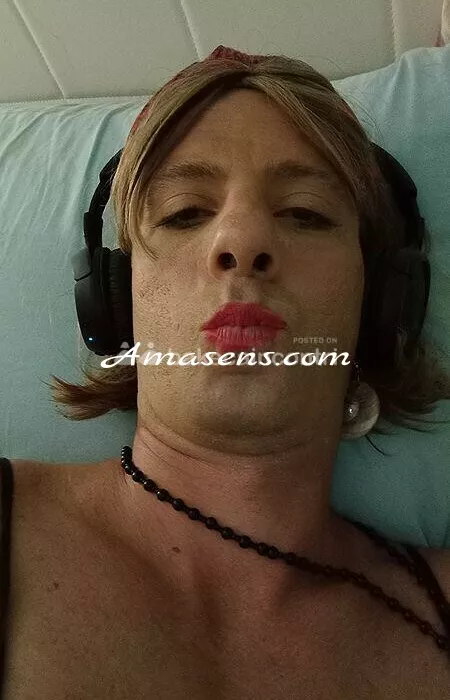 escort.it - Sissy trav esegue ogni desiderio