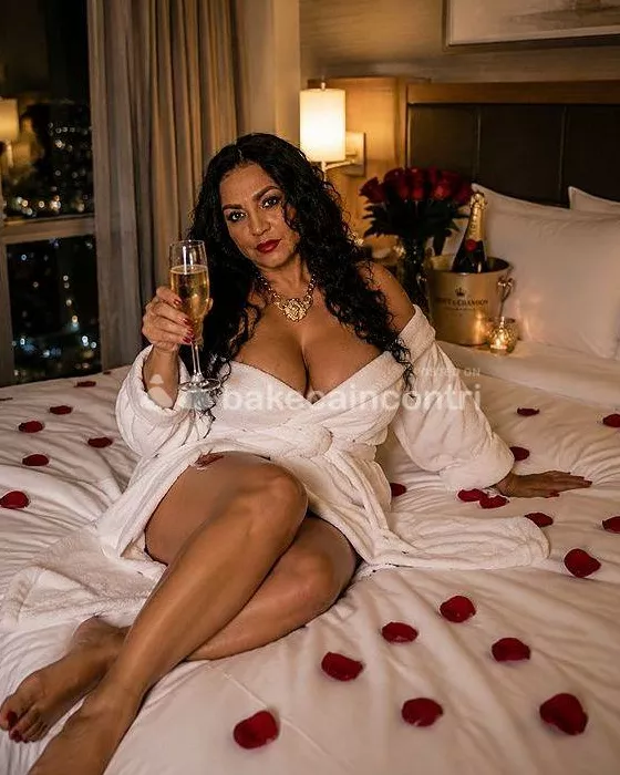 escort.it - A ALBIATE 💎 VALENTINA bellissima milf bocca di fuoco 7 Senno naturale regina del anale GOLA PROFUNDA COMPLETISSIMA  24 SU 24