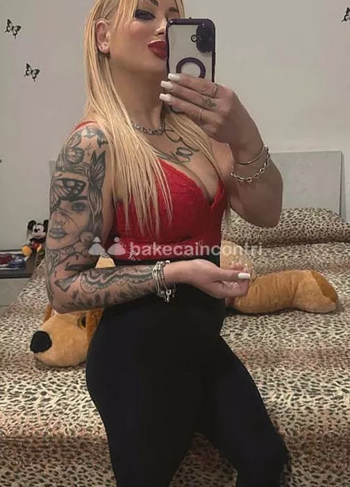 escort.it - Bambolina bionda x video chiamata hot e sex chat con foto e video miei hot