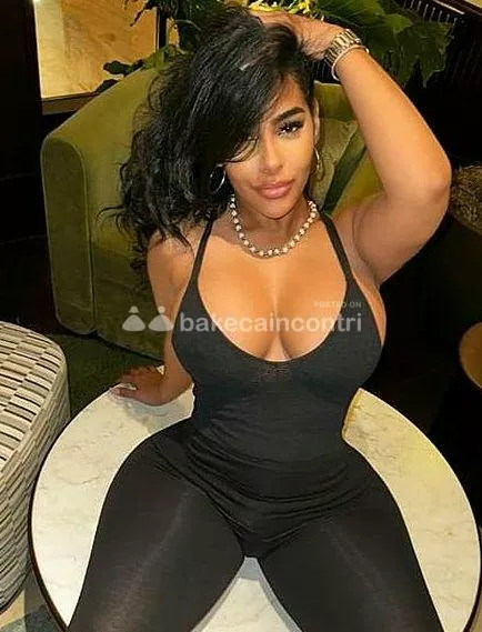 escort.it - Bellissima Mora Massaggiatrice rilassanti e piacevoli massaggi erotici sensativos con il miglior stile di una lussuria