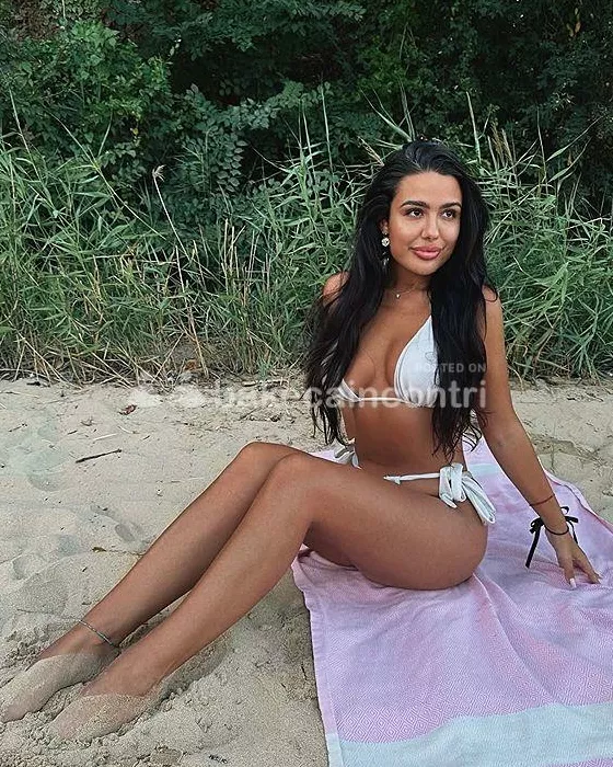 escort.it - Ciao amo , sono Lora , piacere.