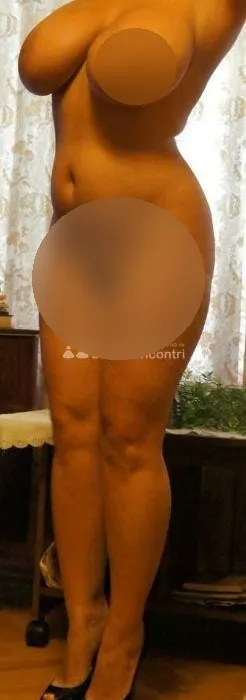 escort.it - MONTECATINI  NORMALISSIMA SIGNORA TETTONA DELLA PORTA ACCANTO SERIA ED INSOSPETTABILE MA UNA VERA TIGRE A LETTO!