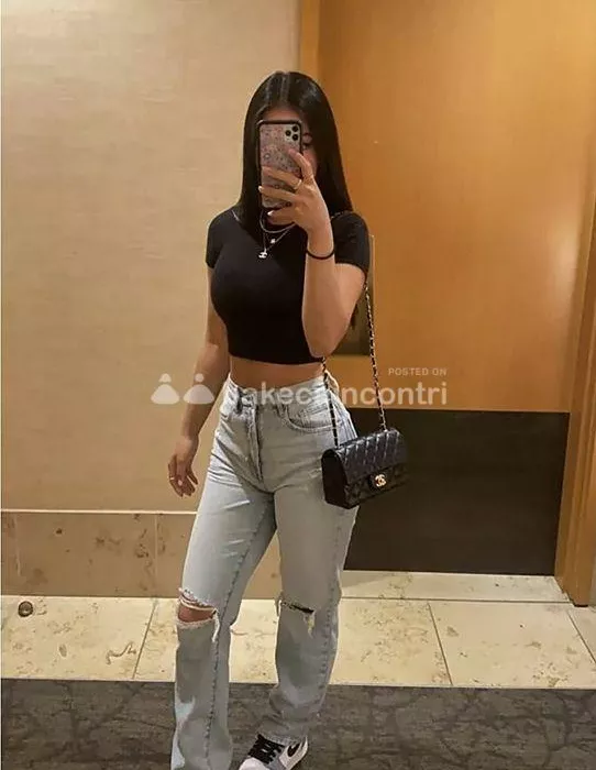 escort.it - Studentessa italiana per pompino in macchina