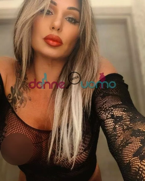 escort.it - Debora bella trans italiana una calda e sexy porcellina vogliosa tutta x te sempre pronta a soddisfa