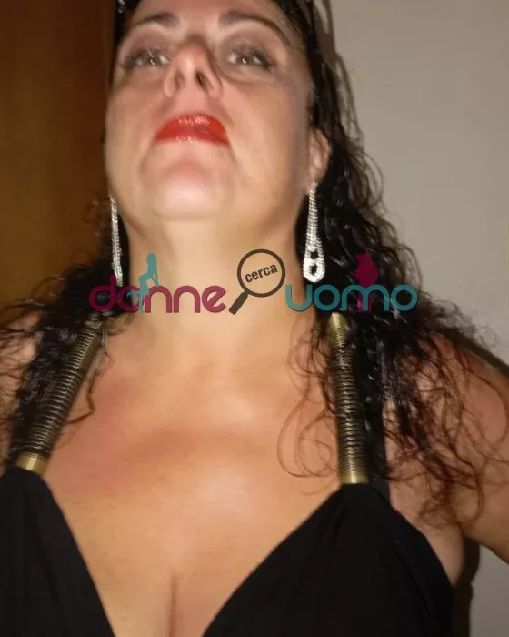 escort.it - ITALIANA NO INCONTRI SOLO VIDEOCHIAMATA SEXY CHAT O MIEI VIDEO CASALINGHI AMATORIALI