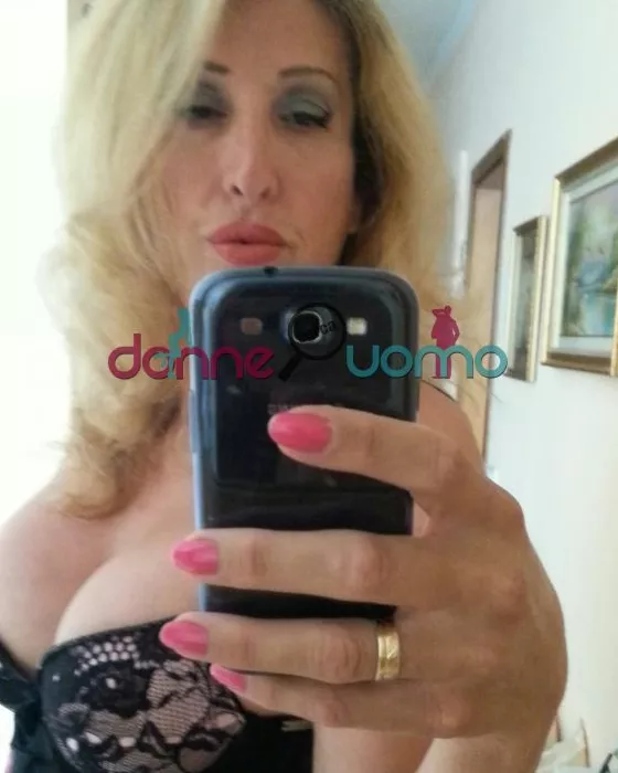 escort.it - LAURA TRANS ITALIANA SEXY CALDA PORCA ATTIVA E PASSIVA