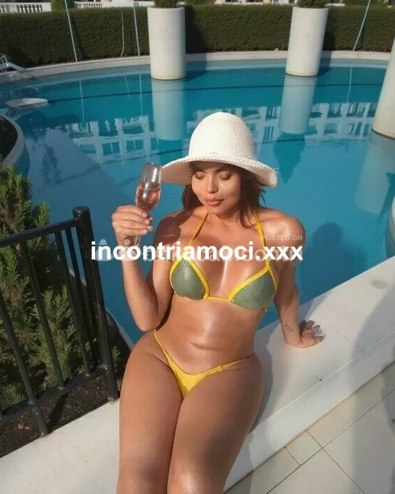 escort.it - APPENA ARRIVATA A TREVISO CLAUDIA KISS TRANS LA REGINA DELLE PORCATE E TORNATA VIENE COMPLETISSIMA BRAVISSIMA