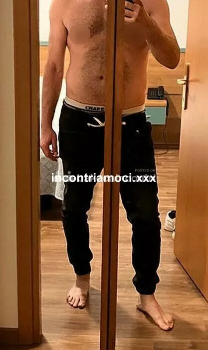 escort.it - Attivo dotato cerca trav femminili