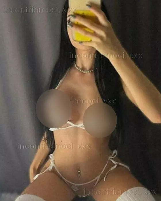 escort.it - BELLISSIMA E PORCA, PIOGGIA DORATA STRAP-ON.. MI PIACE ANCHE NEL CULO