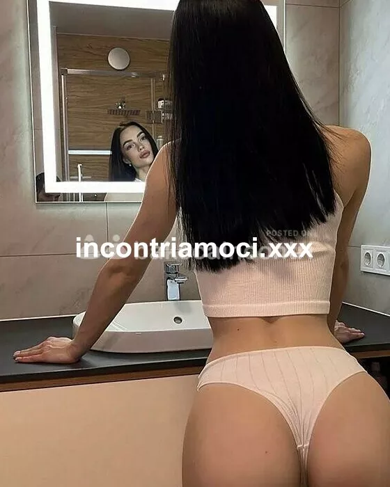 escort.it - Ciao a tutti, sono di passaggio a Desenzano..non ricevo stranieri
