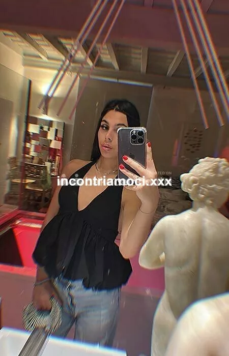 escort.it - Ciao , mi chiamo Francesca e sono una ragazza trans  di Napoli in cerca di incontri mandatemi un messaggio sul numero di telefono che vedete;
