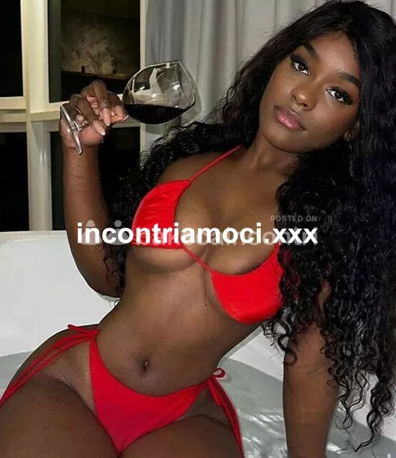 escort.it - CROTONE NEW TROIETTA IN CITA💚 PRIMA VOLTA IN CITTA BAMBOLINA SEXY AMANTE DEL SESSO 💜💛💚DISPONIBILISSIMA!!