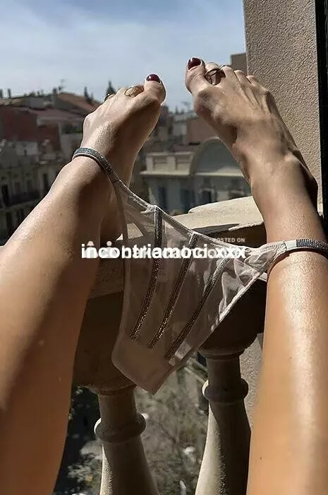 escort.it - Figa molto pelosa strafiga...gran pompinar.a al naturale....vogliosa di scopar.e....sono appena arrivata per dare inizio al nostro party, sono molto