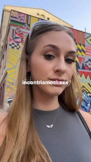 escort.it - Giovane donna dolce, elegante e appassionata – Disponibile per momenti unici