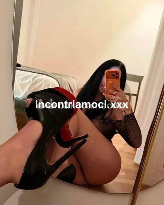 escort.it - ITALIANA , AMO IL 69,  SPECIALE MASSAGGIO CON I PIEDINI. PIÙ VENUTE