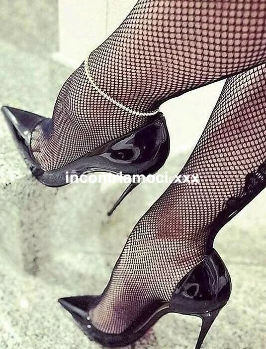 escort.it - Jessica Bomba Sexy con tanta voglia di trasgredire insieme a voi.Pioggia dorata e adorazionehai piedi..giocchi,strapon di og