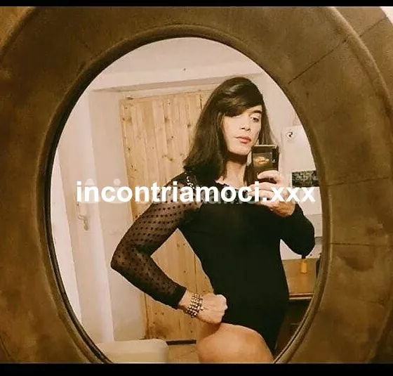 escort.it - Karla dotata 20 cm bello largo solo SMS e chiamate