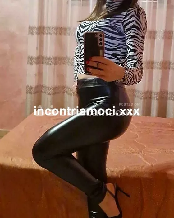 escort.it - MISTRESS ITALIANA SOLO PER SCHIAVI GENEROSI NO SESSO