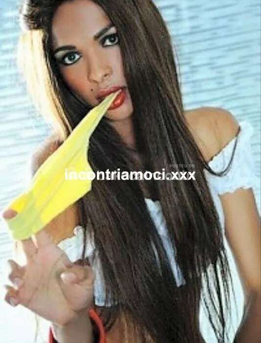 escort.it - new! angie transex 🧁 19anni ragazzina transex 💅 21cm xxl. udine.