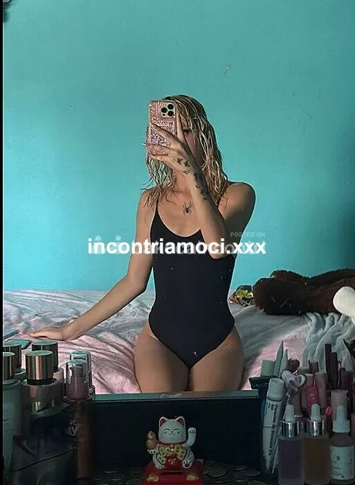 escort.it - NOVITA' ROBERTA TRANS
BIONDA BELLA E BRAVA CON UN BASTONE SEMPRE PRONTO
E DURO PIENO DI LATTE!
CHIAMAMI SUBITOW