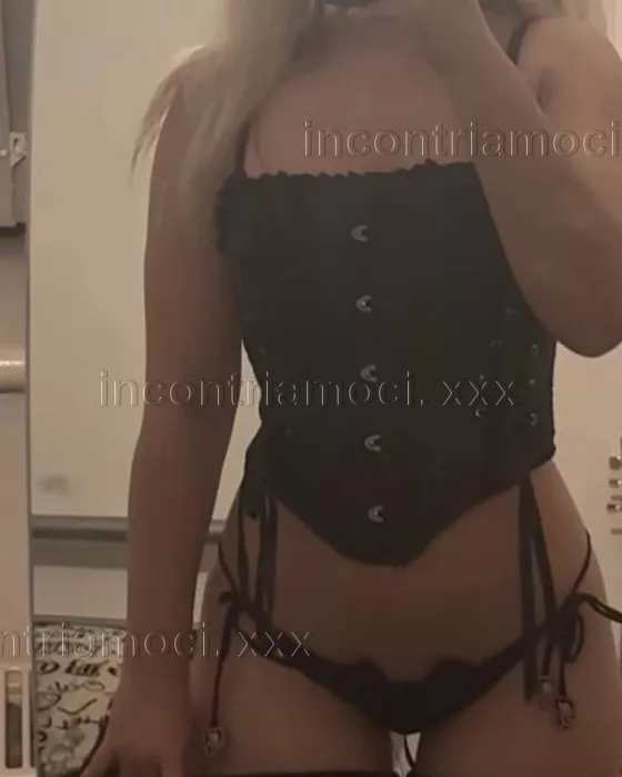 escort.it - Silvietta studentessa 2003 👱‍♀️🌹📸 foto video amatoriali e videochiamate