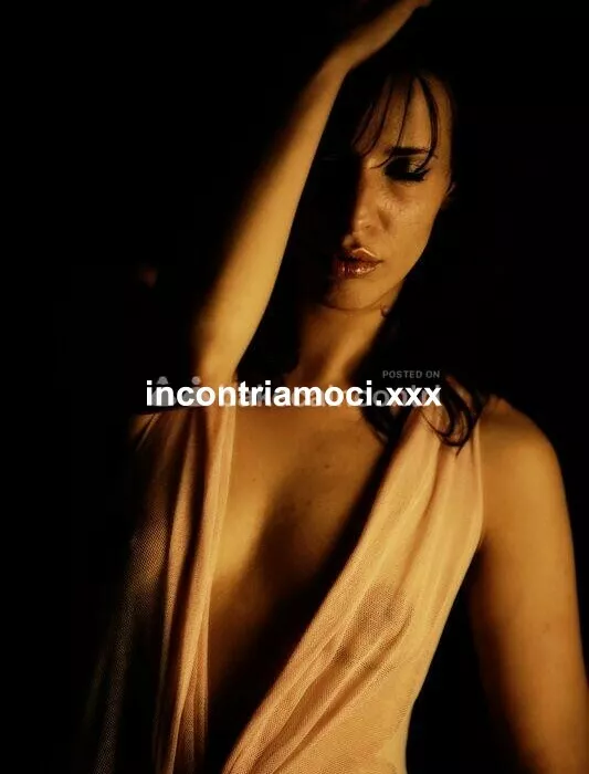 escort.it - Tutto ciò che è profondo ama mascherarsi." Non cerco l’ovvio, ma la risonanza.