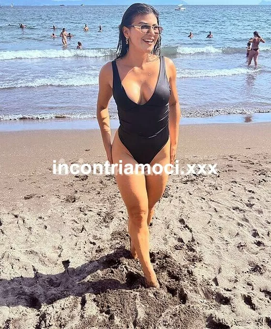 escort.it - Una bella donna, profumata, con la pelle morbida e una fica deliziosa.