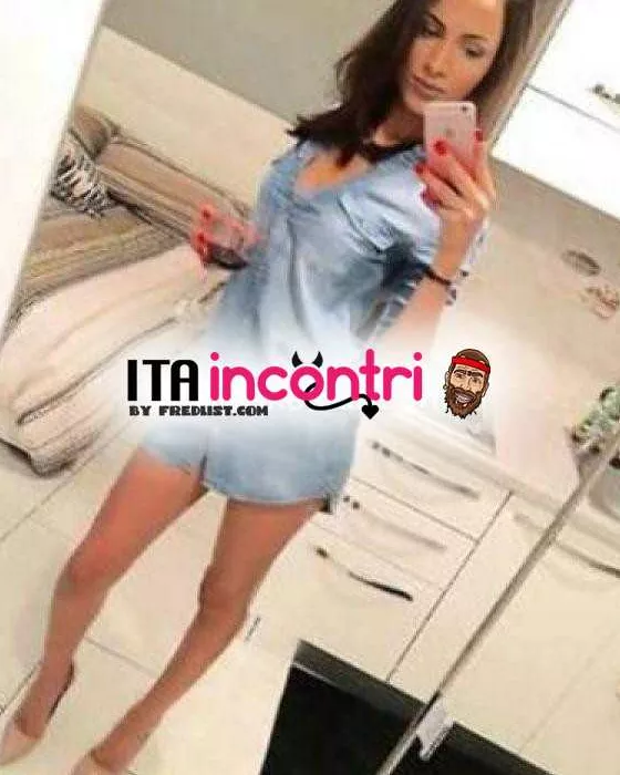 escort.it - ABITO DA SOLA Trans molto naturale piccoletta pelle liscia e profumata molto .discreta in ambiente climatizzato  per giochi erotici