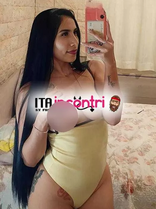 escort.it - ACABA DE LLEGAR👅👅 CHICA PRECIOSA HACIENDO UNA MAMADA AL DESCUBIERTO🍆🍆🍆 MUY FEMENINA 🍒