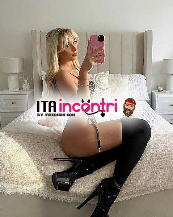 escort.it - Charllote Adora la sessione anale profondo
