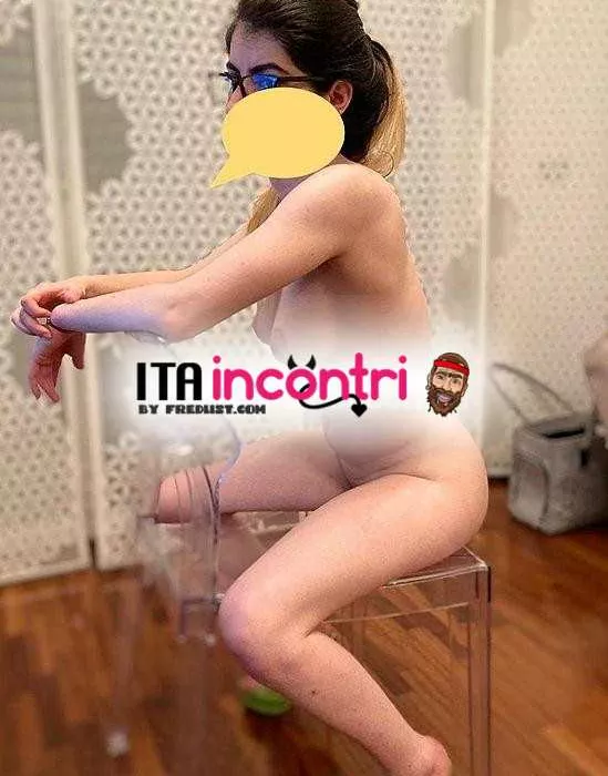escort.it - New in zona.....tre buchi da scopare....ti aspeto nuda e ti facio un bel pompino in ghinonchio....bocca senza figa senza pelo da lecare e scopare..