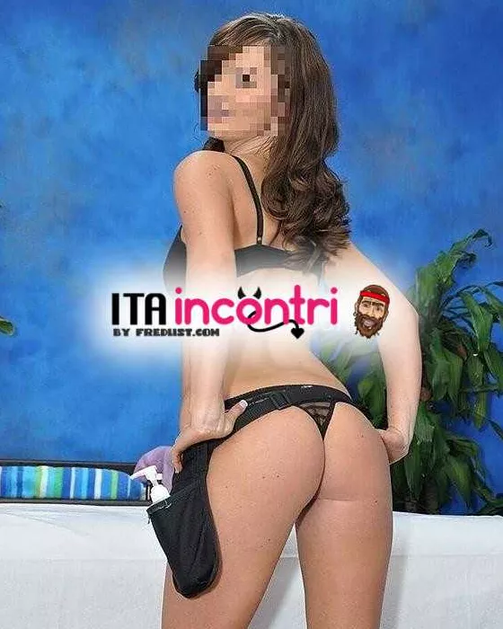 escort.it - NOVITA' TRANS ITALIANA ESPERTA MASSAGGIATRICE E SUPER ATTREZZATA PER UN RELAX EROTICO CON NOVITA IN VASCA IDROMASSAGGIO