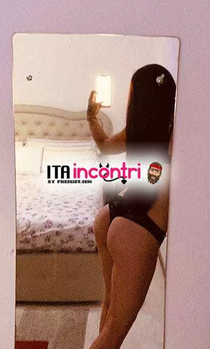 escort.it - RIVOLTELLA DEL GARAD DESENZANO Sono una bambolina sensibile e raffinata, un'intellettuale che sa come usare il proprio corpo per far raggiungere il ma