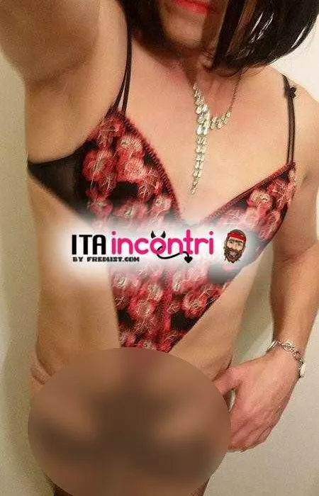 escort.it - SCHIAVETTA TRAV MINIDOTATA, TIMIDA PULITA UBBIDIENTE  X PADRONE MATURO O COPPIA,  SARO ' COMPLETAMENTE VOSTRA...