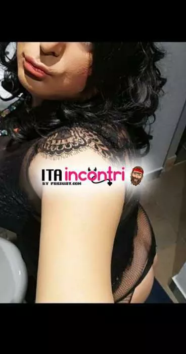 escort.it - SUPER POMPINO AL NATURALE CON INGOIO E CULO LISCIO DA SFONDARE. 
OSPITO A CASA IN MAX Riservatezza e pulizia.
Appena entri adoro prenderlo subito in bocca - anche moscio - e sentirlo piano piano crescere ed indurire in bocca. Su e giù bello salivoso e fino in gola... Su e giù con gioco di lingua 👅 fino a sentirti esplodere di latte caldo e denso in gola.... E adoro ingoiare il latte

Se prima di venirmi in bocca vuoi sfondarmi mi metto a 90 e mi lasciò penetrare ***.