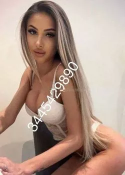 escort.it - Arrivata Oggi ...laura.. Ricevo E Raggiungo Fino Tardi ... ... Giovane Troettina figa Calda Esplosiva E Sensuale… una Bambola Indimenticabile