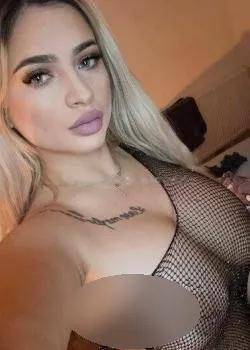 escort.it - attenzione Cermenate giovane E Molto Bella Bionda una Vera Bomba Sexy ... Mix Di Erotismo Puro