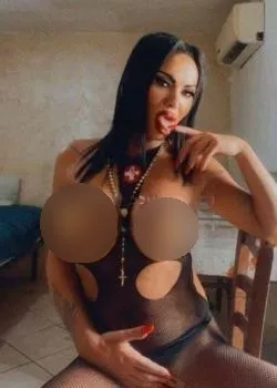 escort.it - Coppia Cugine Beatrice E Valeria Osptiamo E Raggiungiamo