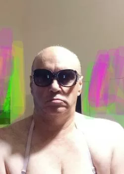 escort.it - Filippa travesta vecchia con seno naturale da femmina...