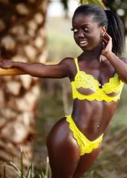 escort.it - LIDO ADRIANO AMBIENTE RISERVATO NAOMY NEW SEXY BAMBOLINA, DOLCISSIMA PICCOLA PICCOLA MA TROPPO VULCANICA PROPRIO DA NON PERDERE