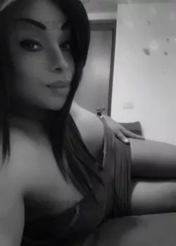 escort.it - Michela trans fogosa molto calda completa