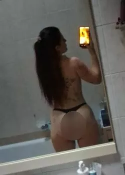 escort.it - NINA, ITALIANA MASSAGGIATRICE DI LUSSO. Fetish, padrona, sadomaso e pissing