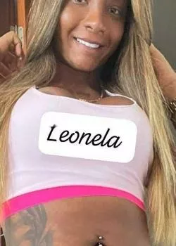 escort.it - Primissima Volta Leonela super Trans foto % Vere bomba Sexy .....con Un Bellissimo Giocatolo