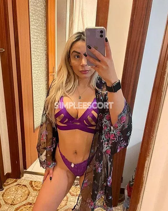 escort.it - DIANA,**A SANREMO**sex ragazza dolce e sensuale, amante del buon sesso e dei preliminari caldi e piccanti.