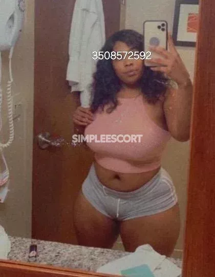 escort.it - Donna Sensuale ad Arcore: Pompini Profondi e Lato B da Sogno