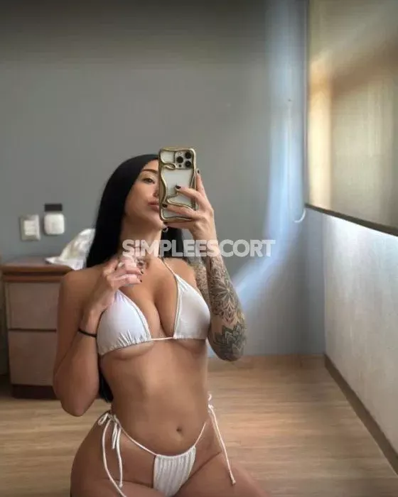 escort.it - Giovane Orientale a Torino: Piacere Senza Limiti, Corpo Vero