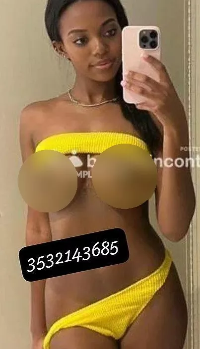 escort.it - Nuova a Como: piacere travolgente, massaggi sensuali e relax totale